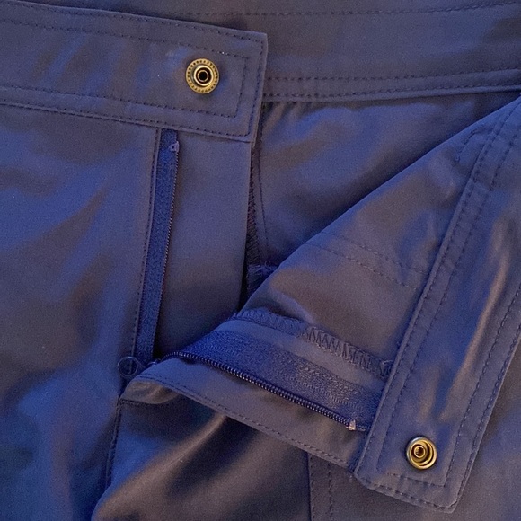 Roxy Shorts Size XL - Picture 7 of 11